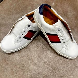 G.H Bass sneakers signature series